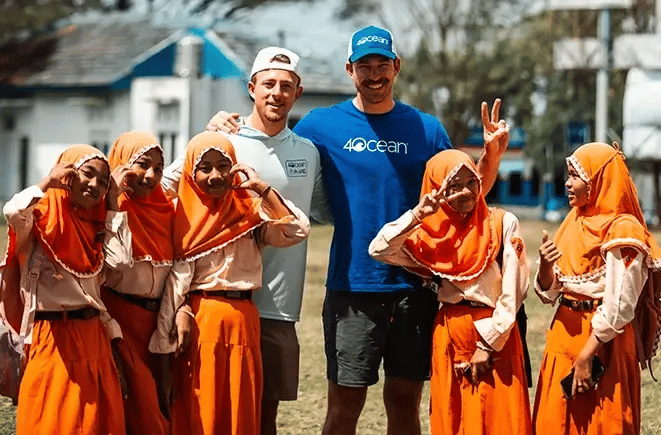 4ocean team in Bali educating the local children